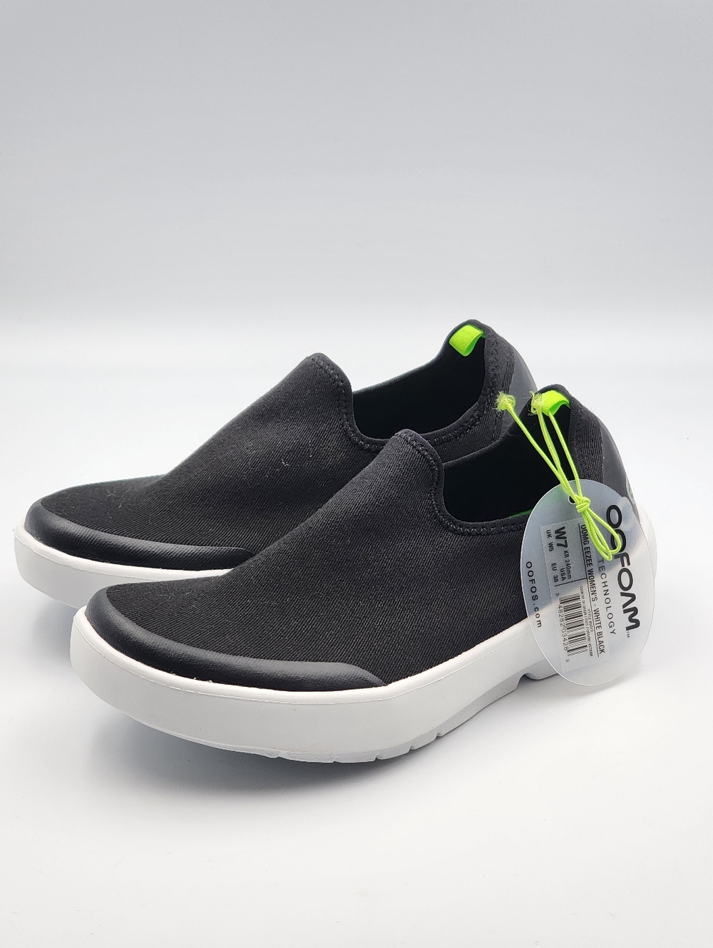 OOFOS OOmg Eezee Low Recovery Black Slip On Sneakers Womens 6.5